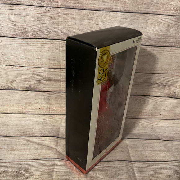 Dolls of the World Princess of Imperial Russia Barbie - Picture 3 of 4